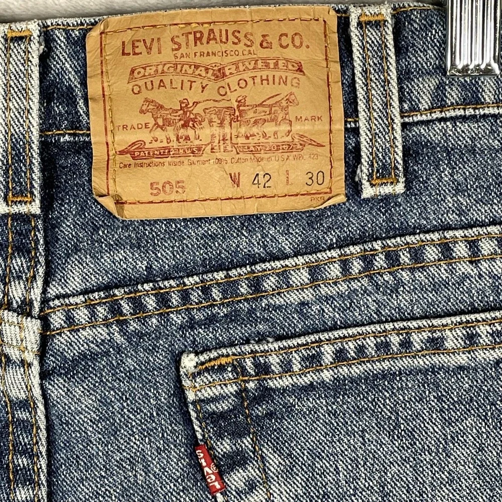 Vintage Levis 505 Jeans Mens 42x30 Medium Wash Straight Leg Made in USA Blue